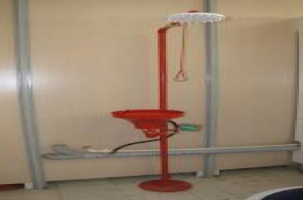 دوش و چشم شوی اضطراری به آزماسکوسامان